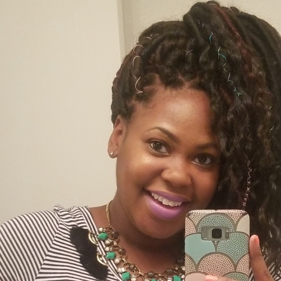 Meet the Owner of this PoshShop 💜💜 - Picture 1 of 1